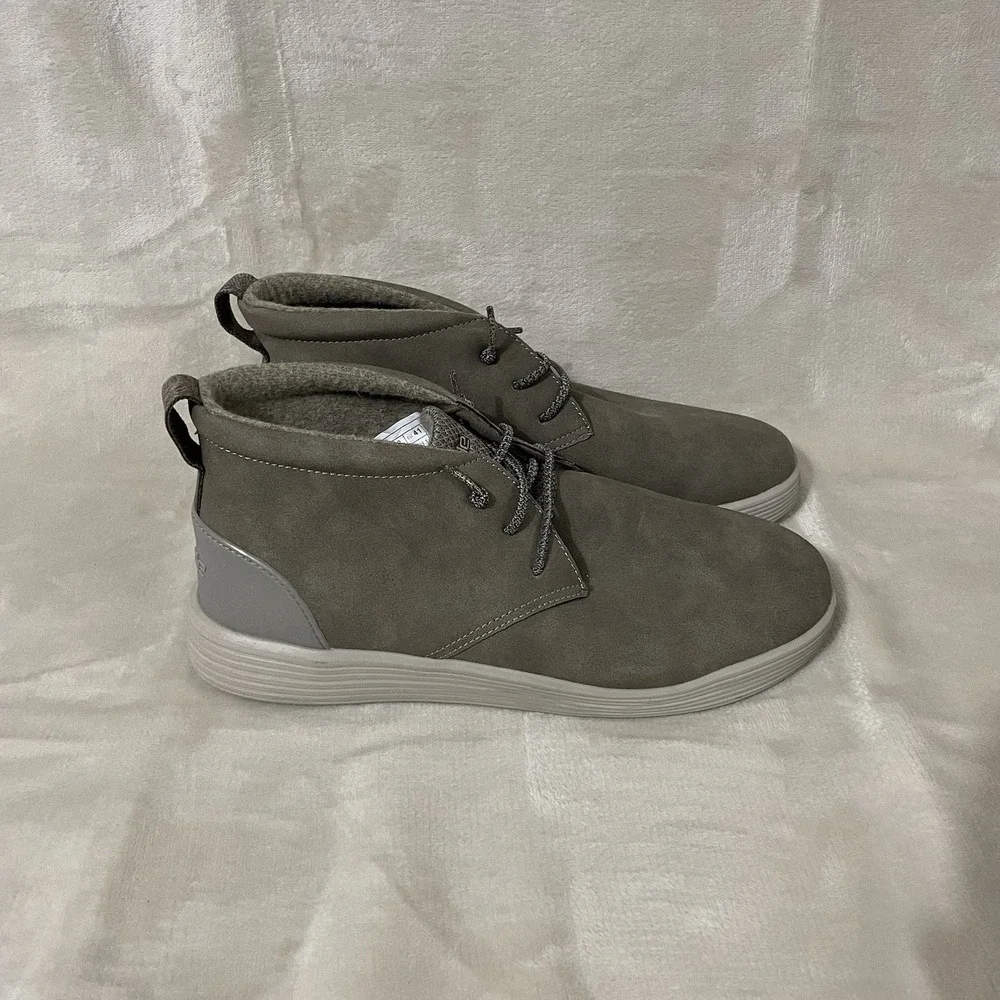 Hey Dude Jo Wally Mid Suede‎ Chukka Boots Men's Size 8 Gray Lightweight Ankle